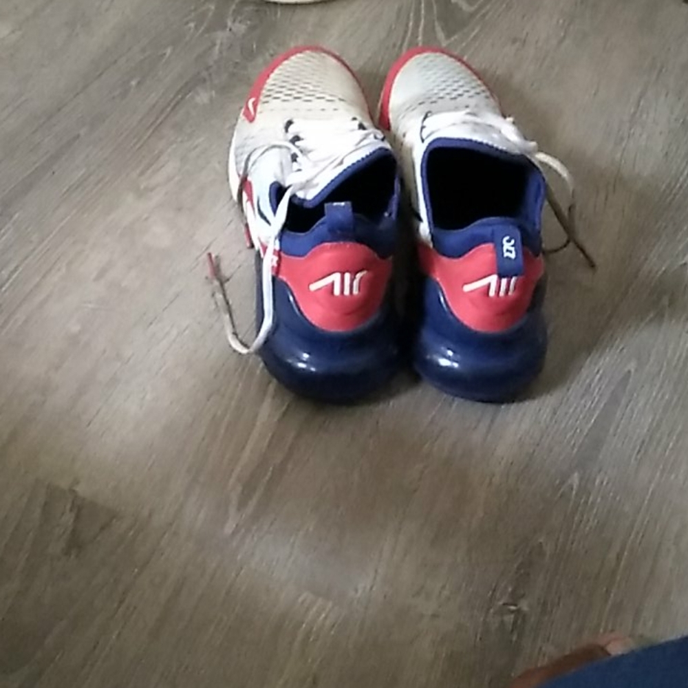 Air Max - Picture 3 of 4